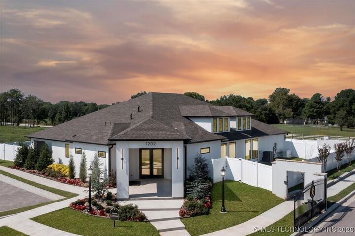 Property Photo:  7212 E Norman Street  OK 74014 