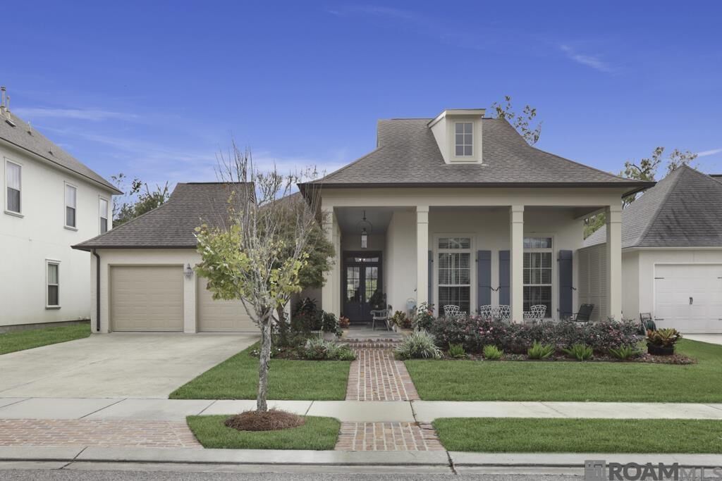 Property Photo:  2116 Sugar Cane Ln  LA 70810 