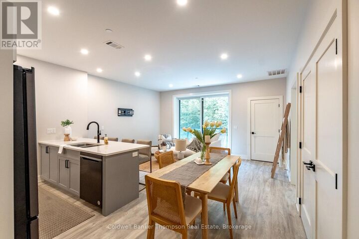 Photo de la propriété:  18 Campus Trail 207  ON P1H 0K2 