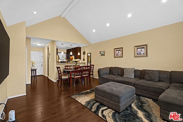 Property Photo:  2507 E 15th St  CA 90804 