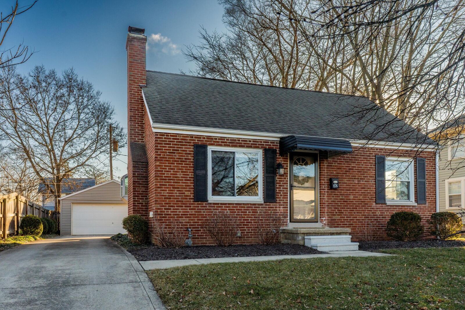 Property Photo:  876 Thomas Road  OH 43212 