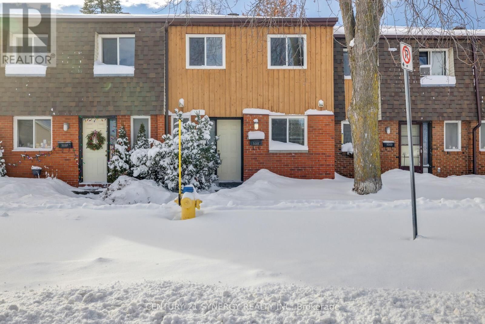 Photo de la propriété: 300E Craig Henry Drive ON K2G 4H5