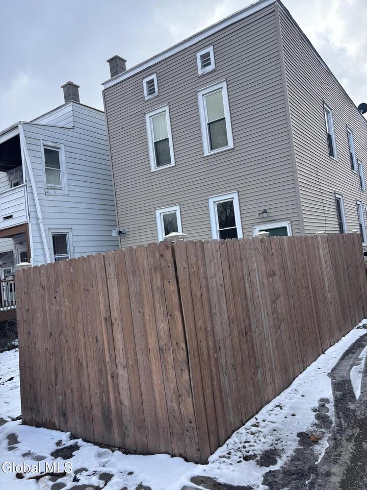 Property Photo:  13 Southern Boulevard  NY 12209 