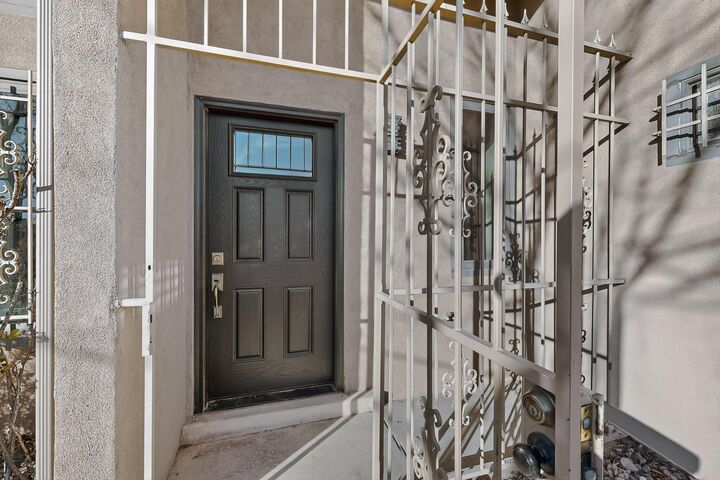 Property Photo:  5419 Kachina Street NW  NM 87120 