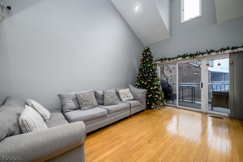 Property Photo:  900 Valley Rd D1o  NJ 07013 