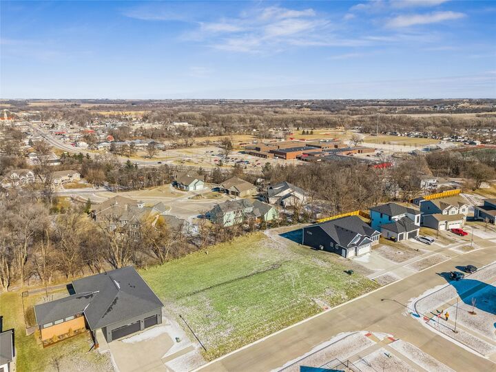Property Photo:  818 Evans View Drive  IA 50003 