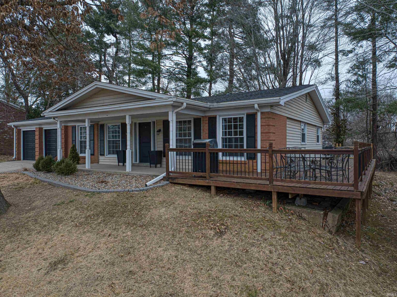 Property Photo: 212 E Berkeley Avenue IN 47711