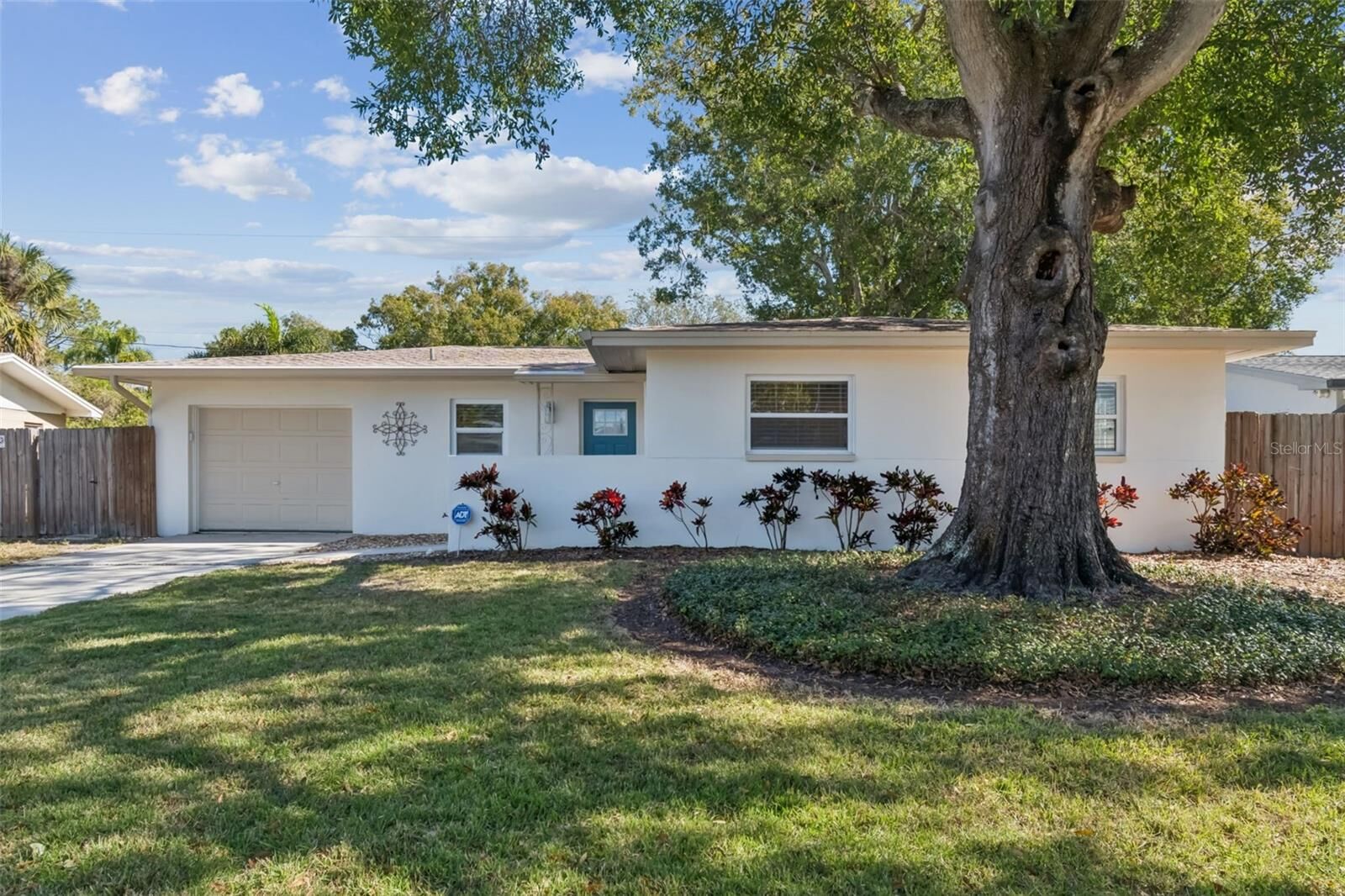 Property Photo:  4705 W Alline Avenue  FL 33611 