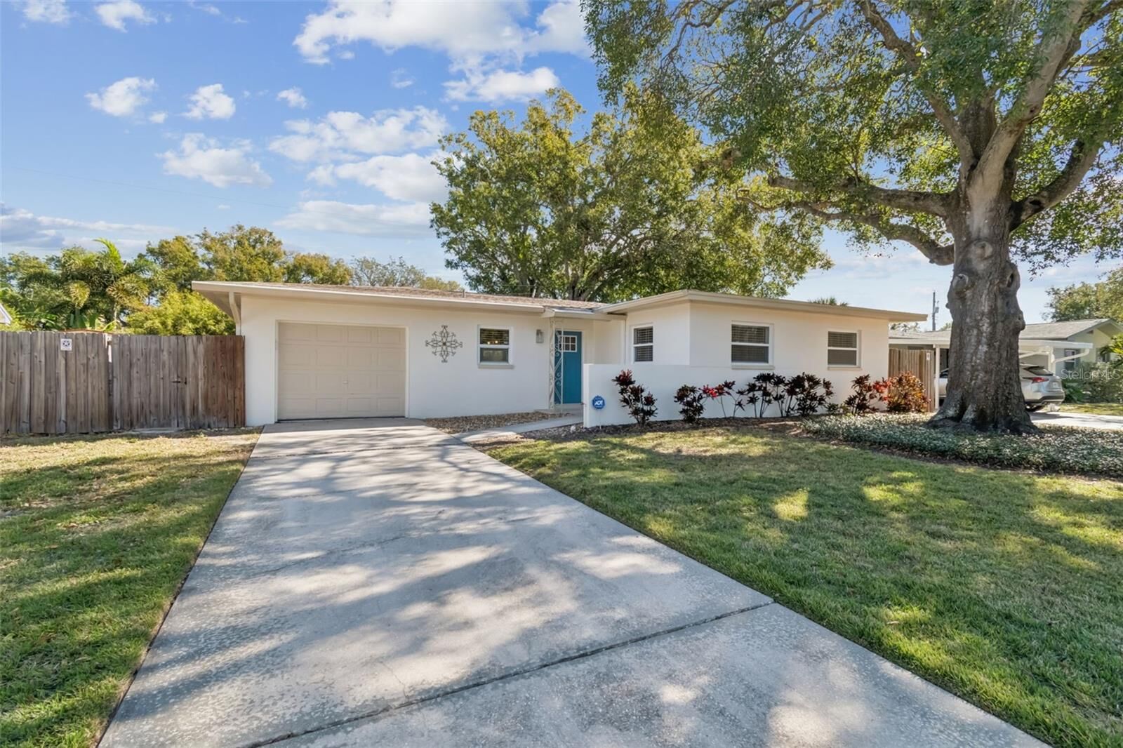 Property Photo:  4705 W Alline Avenue  FL 33611 