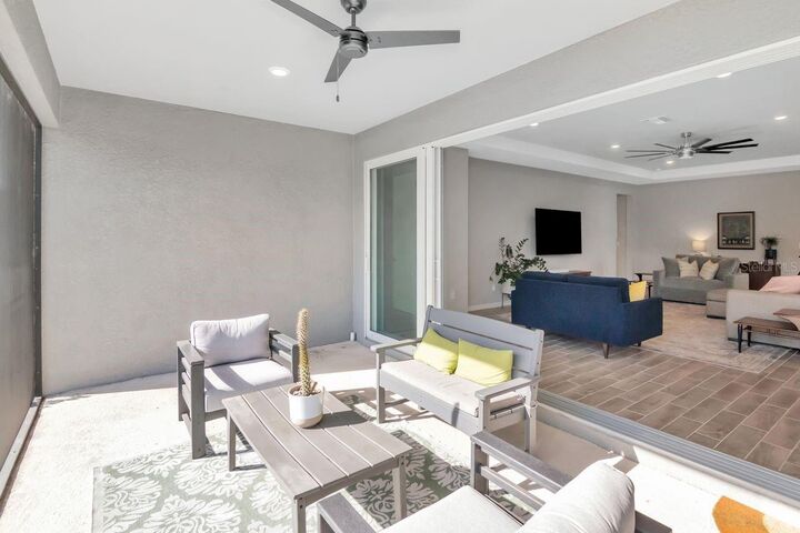 Property Photo: 2158 Mizzen Way FL 33543