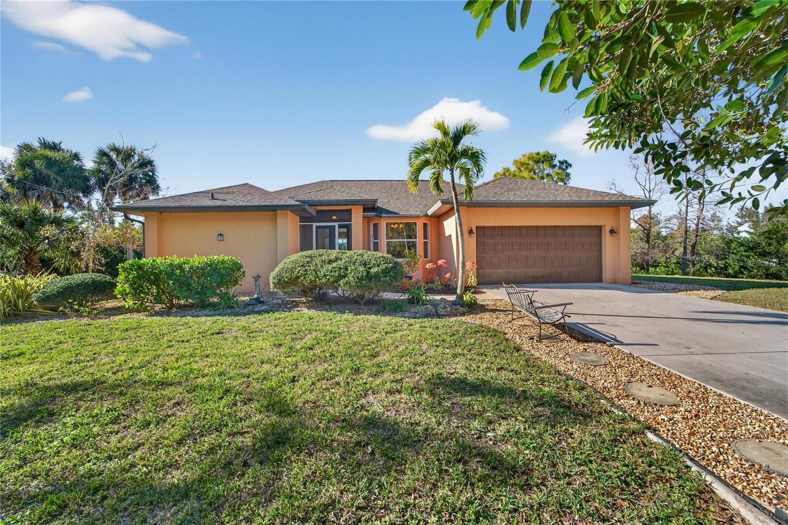 Property Photo: 925 Gull Road FL 34293