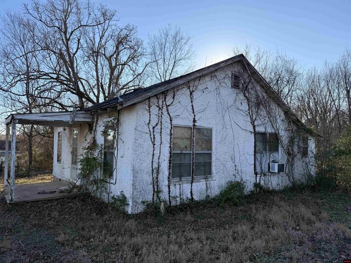 Property Photo: 218 N Oak Street AR 72576