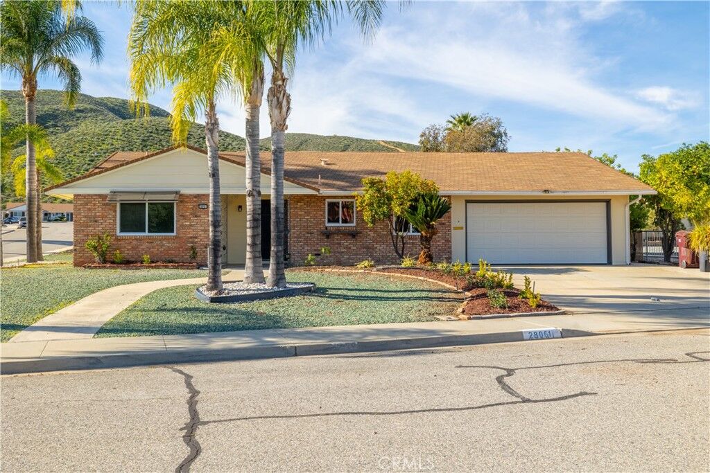 Property Photo:  28061 Winthrop Court  CA 92586 