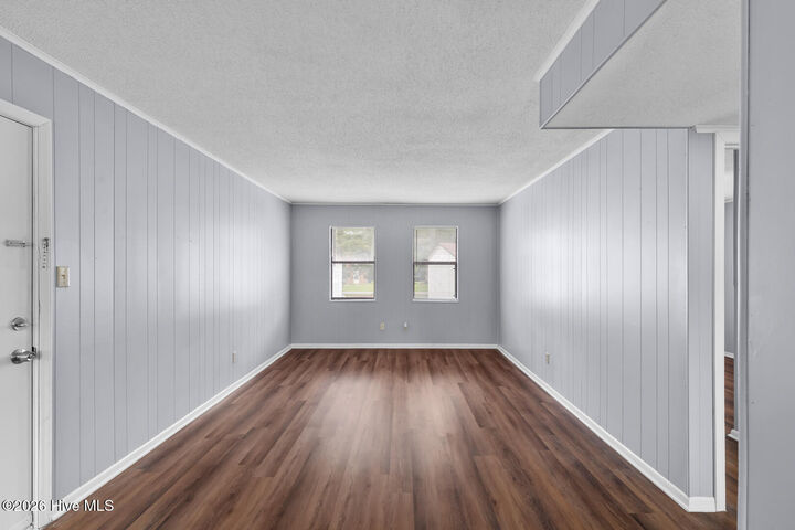 Property Photo:  107 Ravenwood Drive  NC 28546 