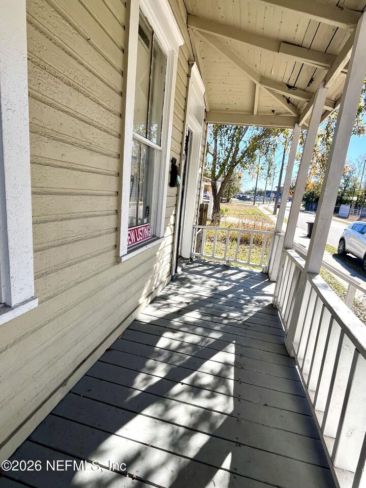 Property Photo:  1327 Cleveland Street  FL 32209 