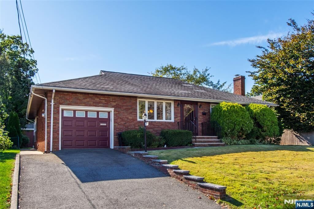 Property Photo:  15 Saint Michaels Place  NJ 07013 