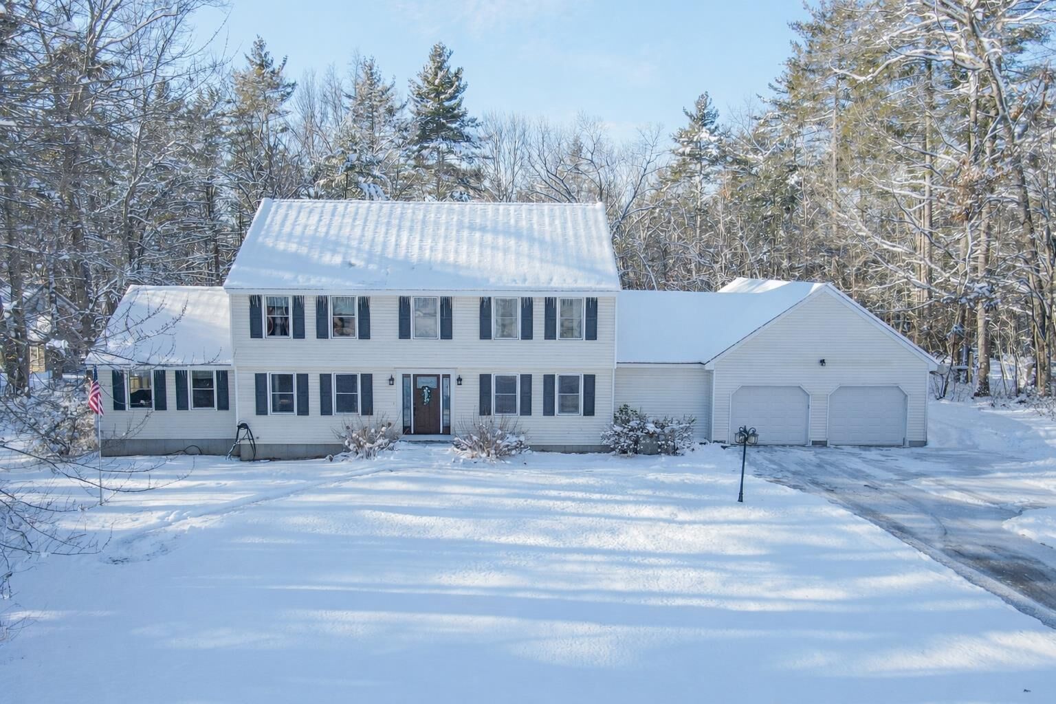 Property Photo:  22 Parker Drive  NH 03054 