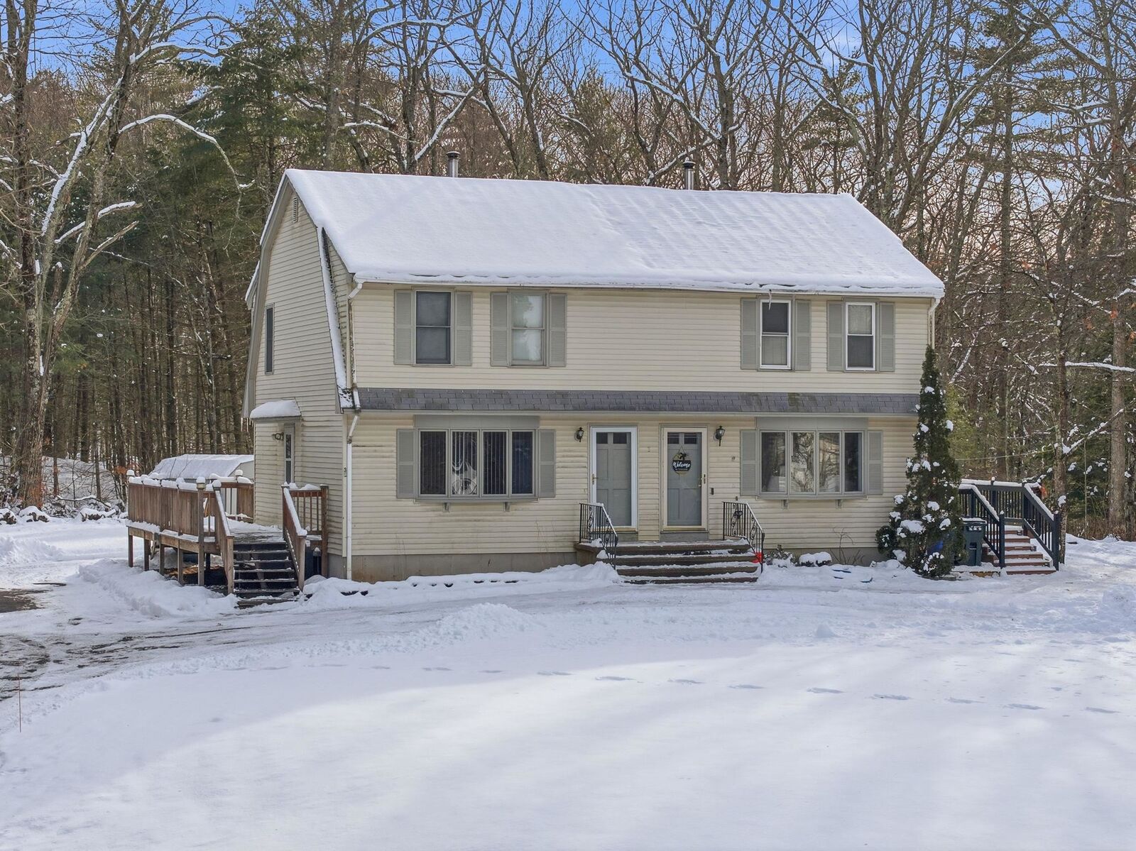 Property Photo: 3A Walton Circle NH 03053