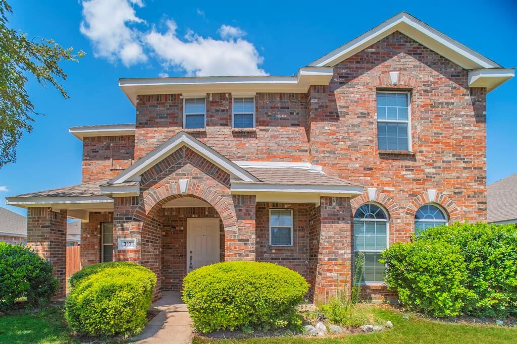 Property Photo: 317 Quail Run Road TX 75154