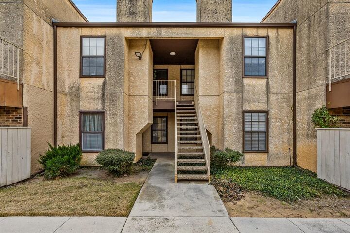 Property Photo:  1735 Crest Grove Drive  TX 76012 