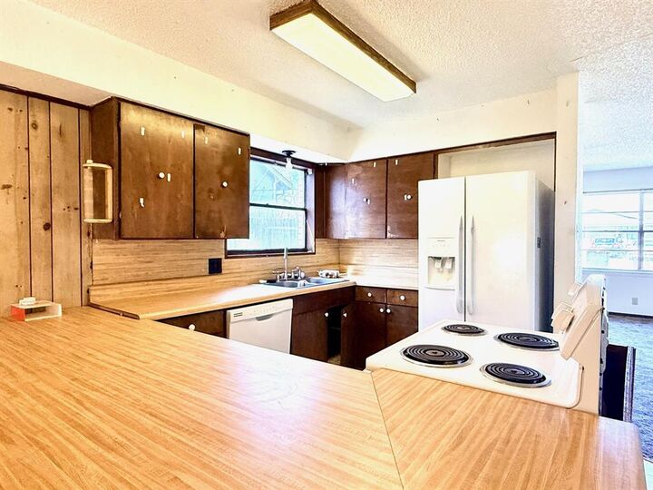 Property Photo:  1954 E Booth Street  TX 75460 