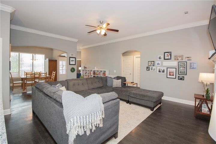 Property Photo:  673 Arroyo Street  AR 72730 