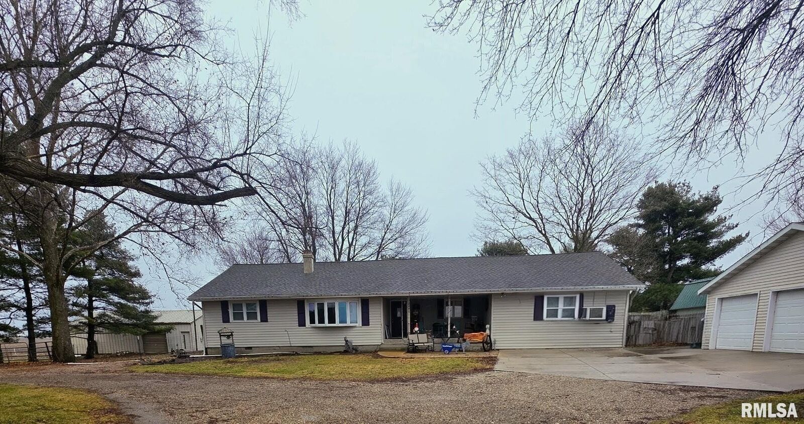 Property Photo: 2400 Springfield Road IL 61734-1130