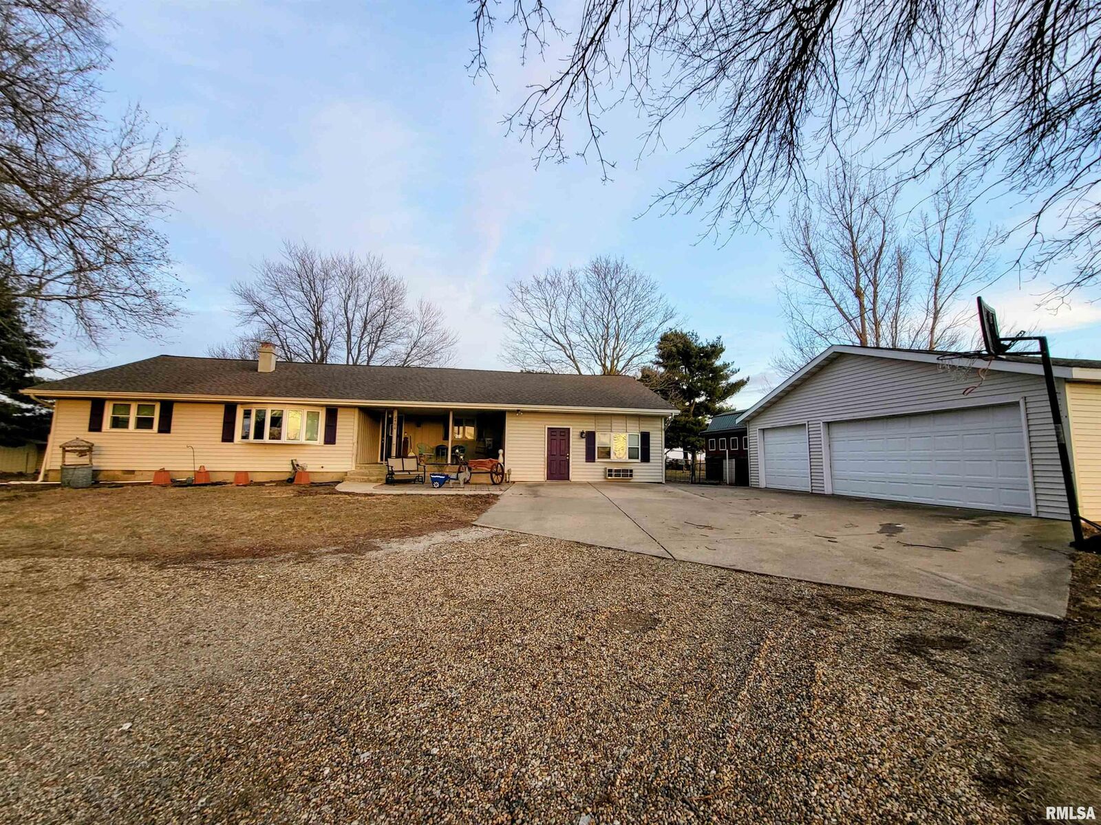 Property Photo: 2400 Springfield Road IL 61734-1130