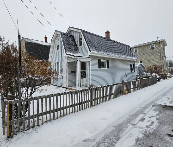 Photo de la propriété:  47 Douglas Street  PE C1A 2J3 