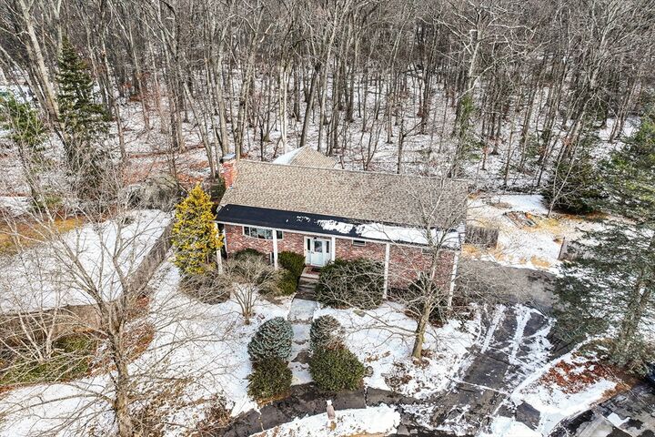 Property Photo:  90 Sunnyside Ave  MA 01867 