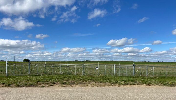 Property Photo: 7 431029 Range Road 261 AB T4J 1R4