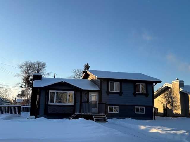 10323 98 Avenue — photo 1