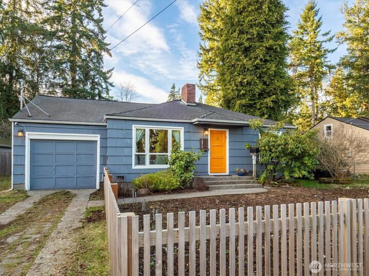 Property Photo:  16519  25th Avenue NE  WA 98155 