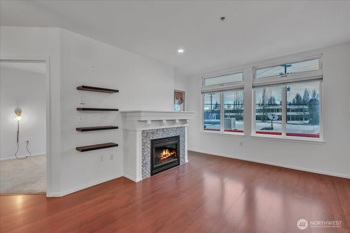 Property Photo: 18 Dravus Street 207 WA 98109
