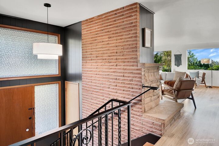 Property Photo:  19045  46th Avenue NE  WA 98155 