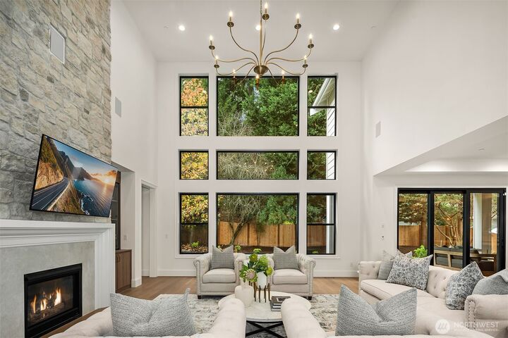 Property Photo: 1009 102nd Place SE WA 98004