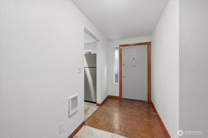 Property Photo: 22107 66th Avenue W 4D WA 98043