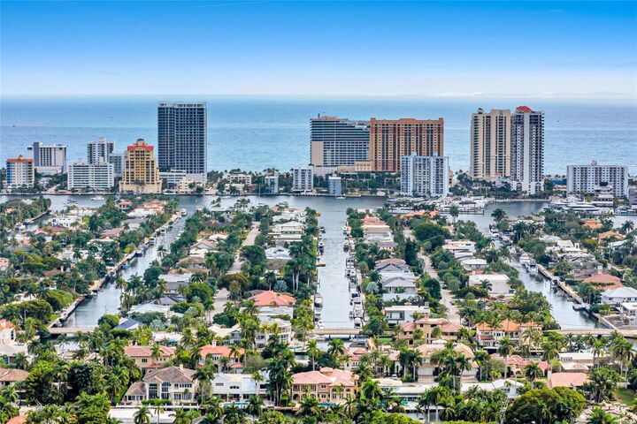 Property Photo:  61 Isle Of Venice Drive  FL 33301 