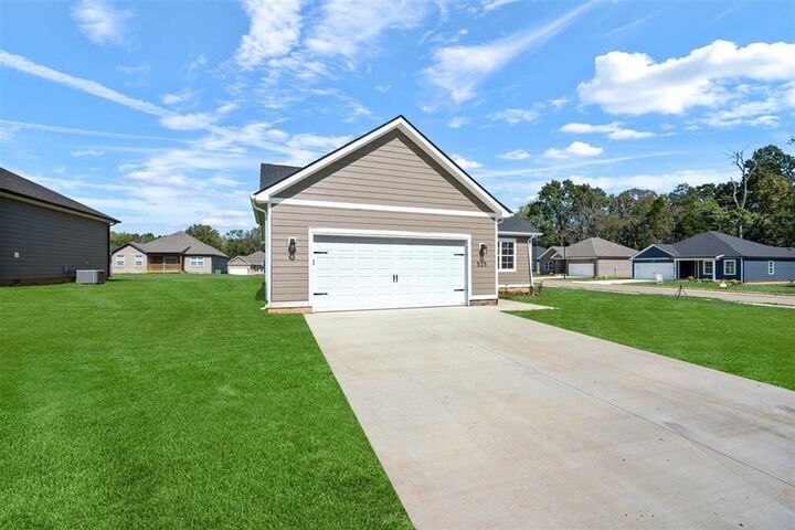 Property Photo:  525 Pleasant Meadow Circle  KY 42101 