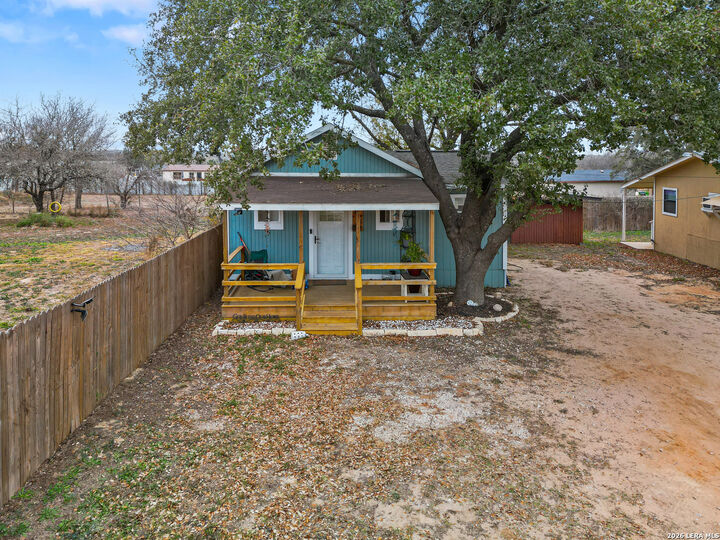 Property Photo:  429 Palo Alto  TX 78073 