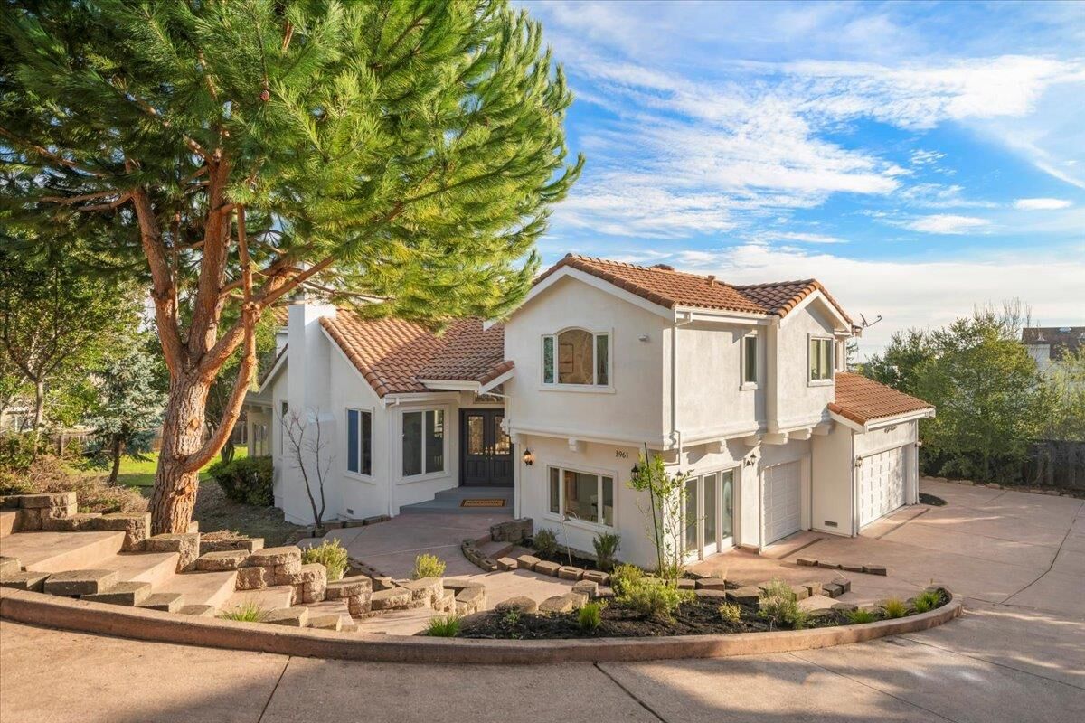 Property Photo: 3961 Jefferson Avenue CA 94062