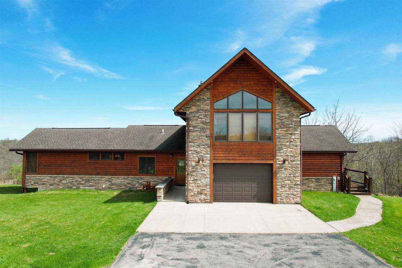 Property Photo:  29001 Skyview Lane  WI 53826 