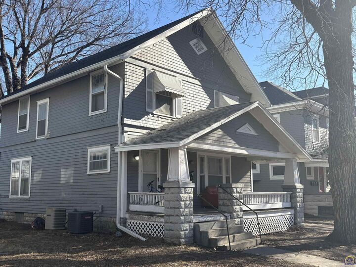 Property Photo:  622 Union St  KS 66801 