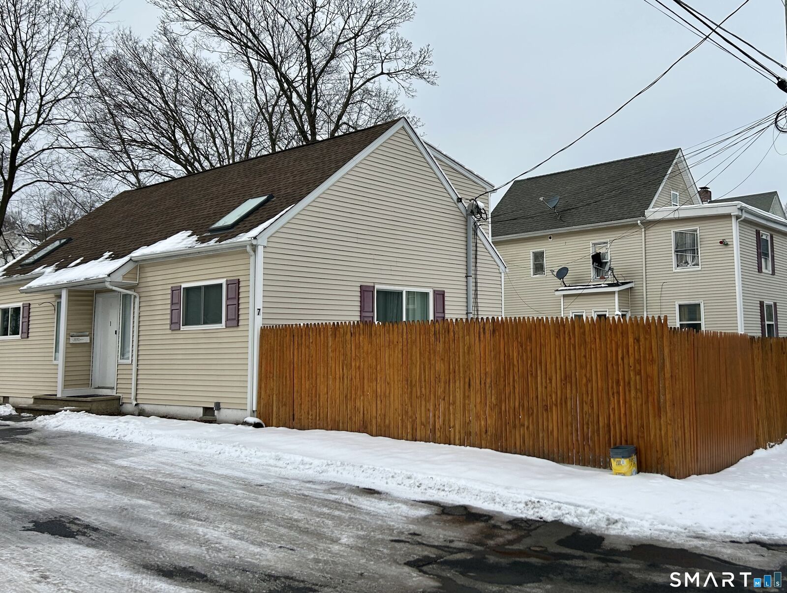 Property Photo:  7 Linden Place 1  CT 06810 