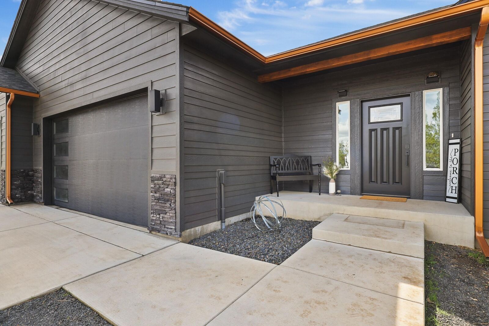 Property Photo:  22711 S Gateway Ln  WA 99004 