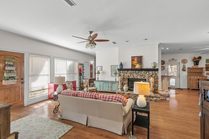 Property Photo:  608 Jamestown Blvd  AL 36301 