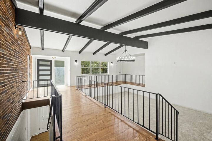 Property Photo:  900 Oak Knoll Avenue  FL 32312 