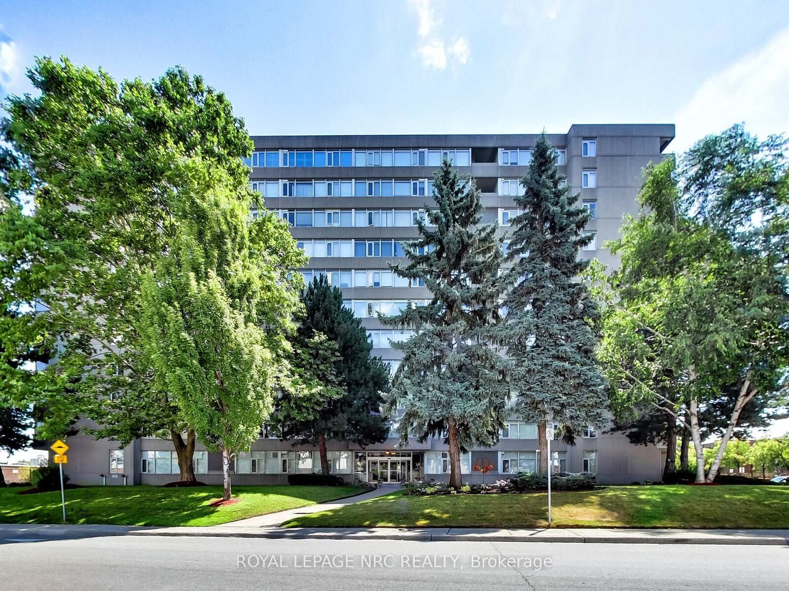 Property Photo: 30 Harrisford Street 405 ON L8K 6M9