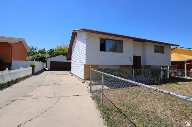 Property Photo:  4452 S Red Cherry Cir W  UT 84120 
