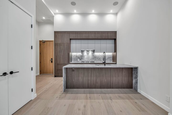 2186 Gilmore Avenue 5105 — photo 1